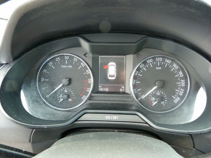 Škoda Octavia 2.0 TDI JOJ - fotka 16 z 27