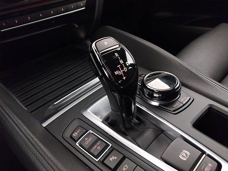 BMW X6 (2016) xDrive30d - fotka 13 z 23