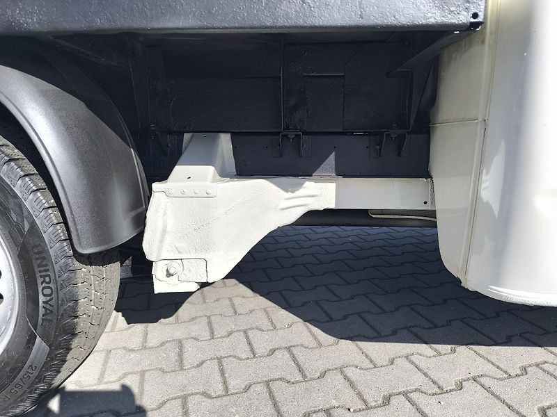 Volkswagen Transporter (2004) 1.9 TDI SERVISNÍ KN.DOL. KM - fotka 33 z 42