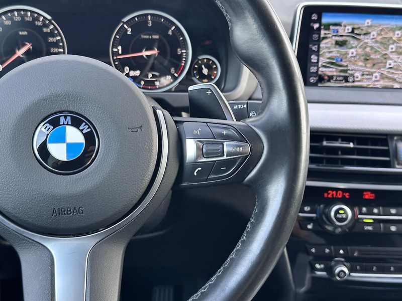 BMW X5 xDrive30d M-Sport - fotka 13 z 24