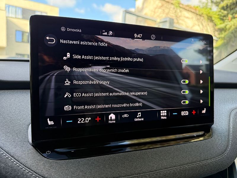 Škoda Enyaq 82 kWh / LOFT / Matrix LED/ Te - fotka 27 z 43