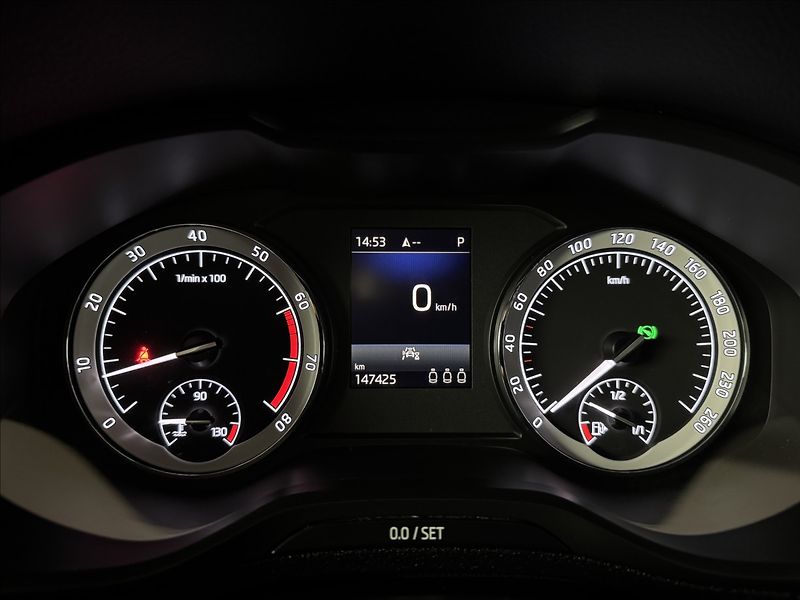 Škoda Karoq 1,5 TSi  DSG Sportline Kessy L - fotka 26 z 49