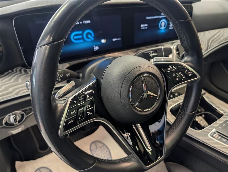 Mercedes-Benz Třídy E E300 DE EQ POWER 225 KW AMG - fotka 18 z 41