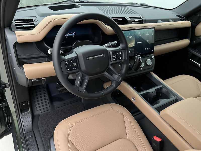 Land Rover Defender 110 D350 X-DYNAMIC REZERVACE - fotka 21 z 51