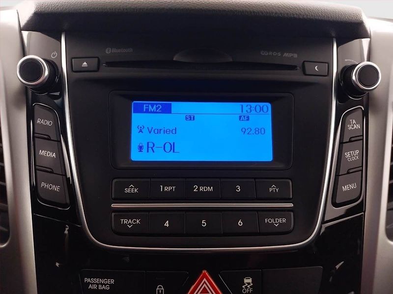 Hyundai i30 (2015) 1.6 MPI, ČR,1.maj, Serv.kniha - fotka 13 z 20