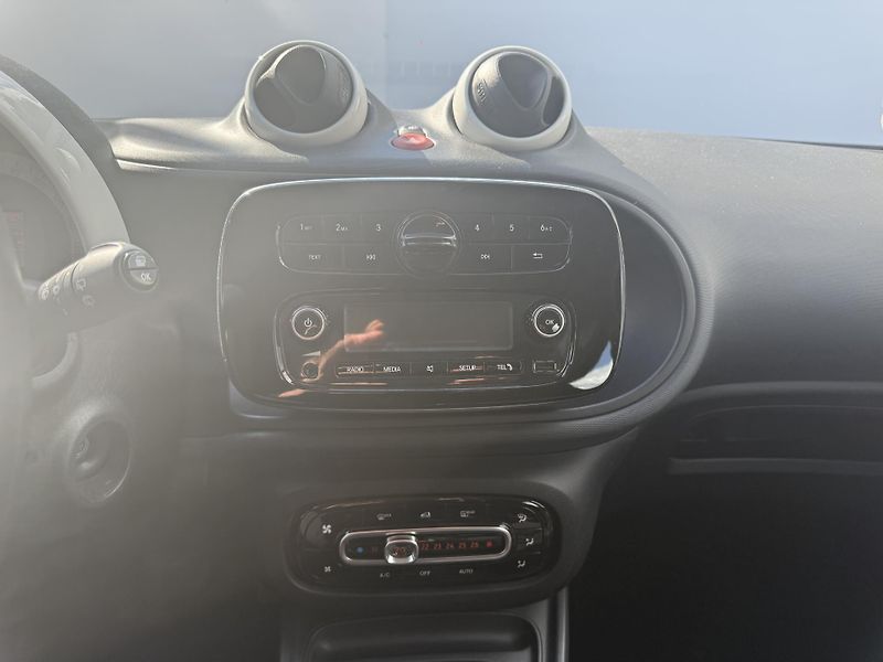Smart Forfour (2018) EQ plná servisní historie - fotka 22 z 30