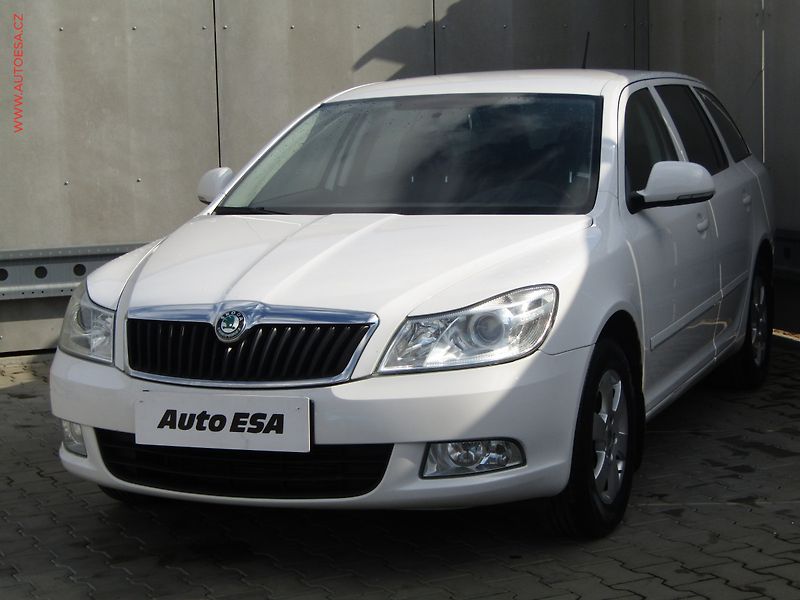 Škoda Octavia (2012) 1.6 TDi, ČR, Ambition - fotka 3 z 18