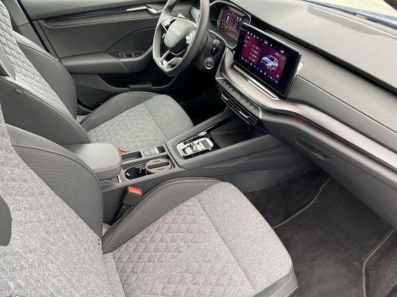 Škoda Octavia (2025) Combi 1.5 TSI DSG Sportline - fotka 10 z 38