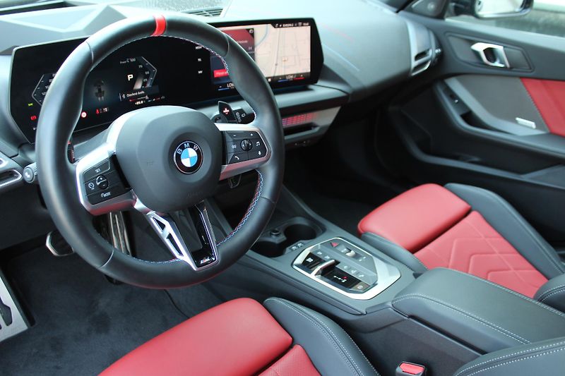 BMW Řada 1 M135 xDrive - fotka 4 z 23