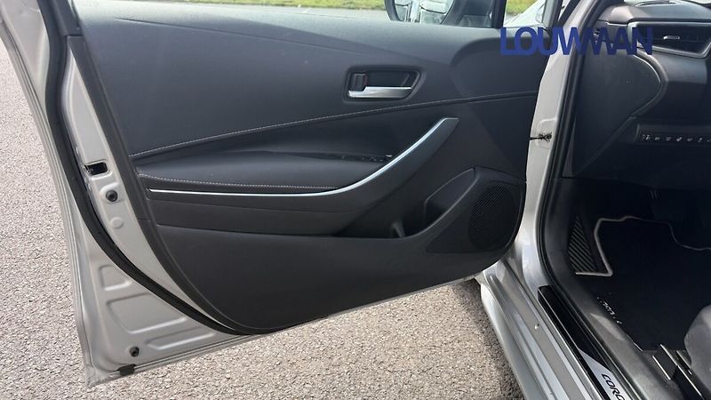 Toyota Corolla 1.8 HEV CVT Style - fotka 16 z 27