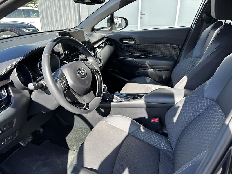 Toyota C-HR (2023) Style 1.8 Hybrid (90 kW) AUT - fotka 11 z 13