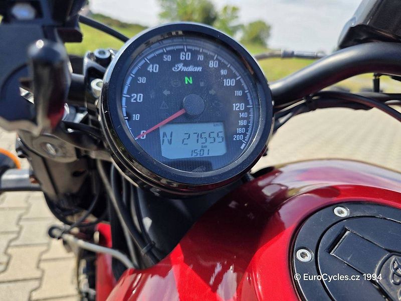 Indian (2018) Scout Bobber - fotka 18 z 20