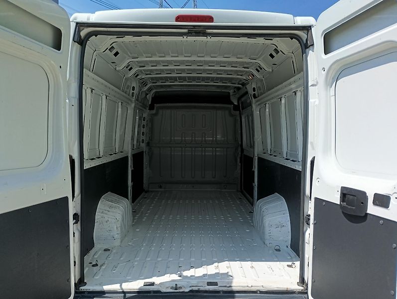 Peugeot Boxer (2020) 4350 L4H2 2.2HDi 140k MAN6 - fotka 9 z 18