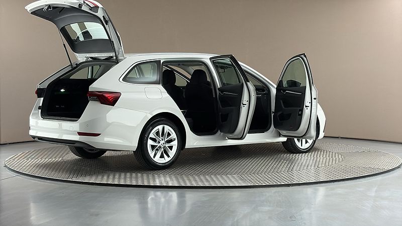 Škoda Octavia 2.0 TDI DSG Style Combi - fotka 6 z 26
