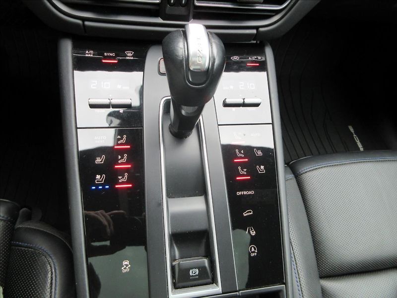 Porsche Macan Pano, 360, 1.maj. ČR, DPH, Akt - fotka 25 z 41