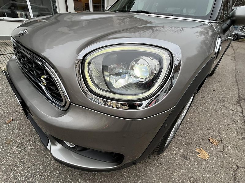 Mini Countryman (2019) COOPER SE ALL4 - fotka 34 z 37