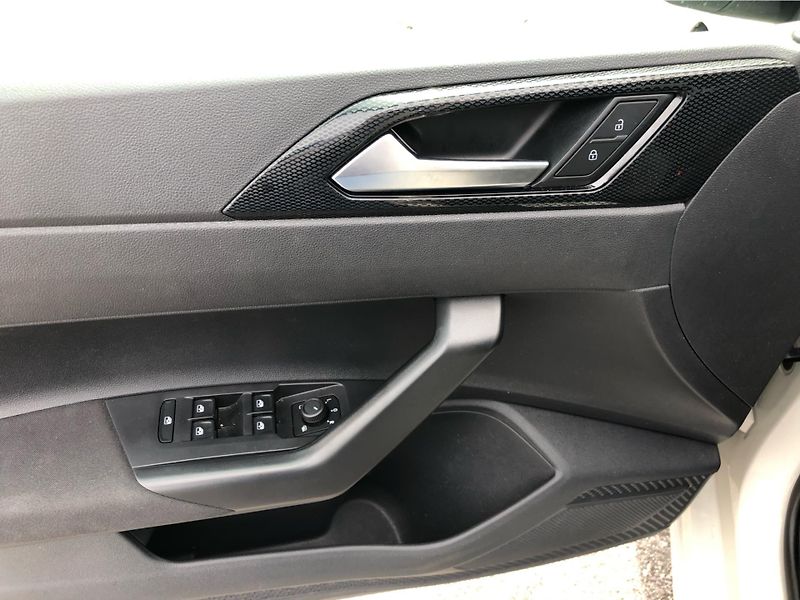 Volkswagen Polo People 1,0 TSI 5G - fotka 15 z 28