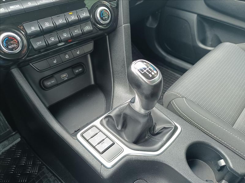 Kia Sportage 1,6 T-GDi 4x4 TOP - fotka 14 z 19