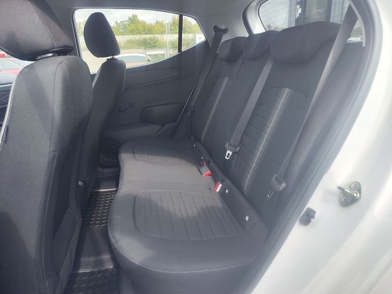 Hyundai i10 1.0i/46kW Wave - fotka 10 z 28