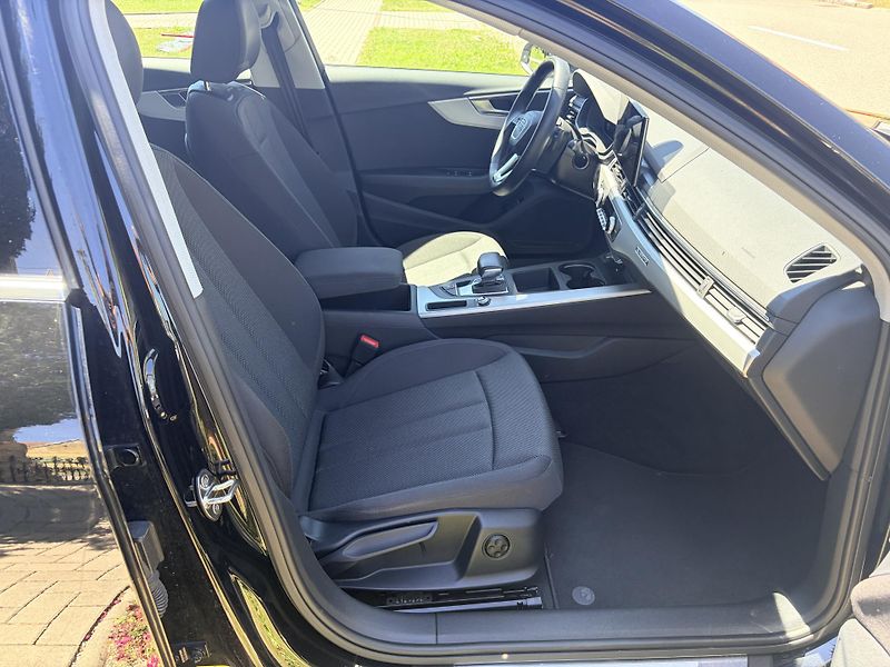 Audi A4 Avant 2.0TDI DSG QUATTRO REZERVACE - fotka 55 z 56