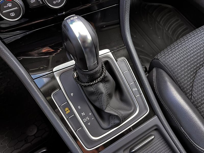 Volkswagen Golf 2.0 TDi 110kw plný servis!  - fotka 19 z 24