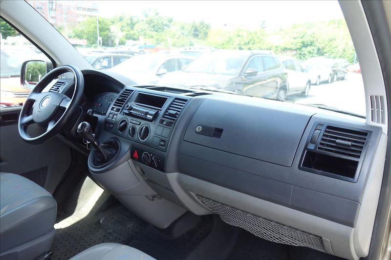 Volkswagen Transporter 2,5 TDi 96KW,ČR,8 MÍST,LONG. - fotka 12 z 30