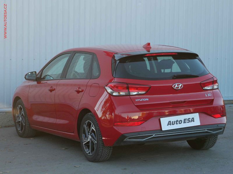Hyundai i30 (2022) 1.0 T-GDi, ČR, Comfort - fotka 6 z 21