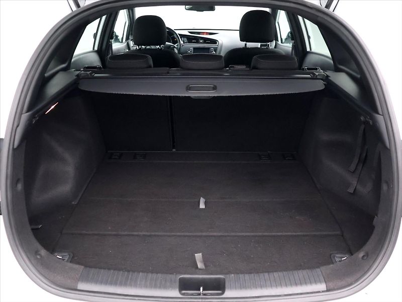 Kia Ceed 1,6 CRDi 100kW GT-Line CZ Navi - fotka 10 z 38