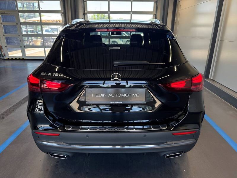 Mercedes-Benz GLA (2026) 180 - fotka 4 z 6
