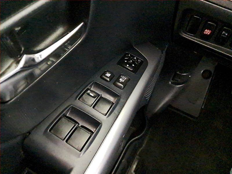 Citroën C-Crosser (2007) 2.2 HDI, 4X4, 7 míst - fotka 21 z 21