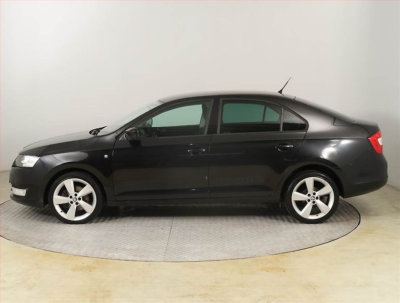 Škoda Rapid (2013) 1.6 TDI, Park. senzory - fotka 3 z 17
