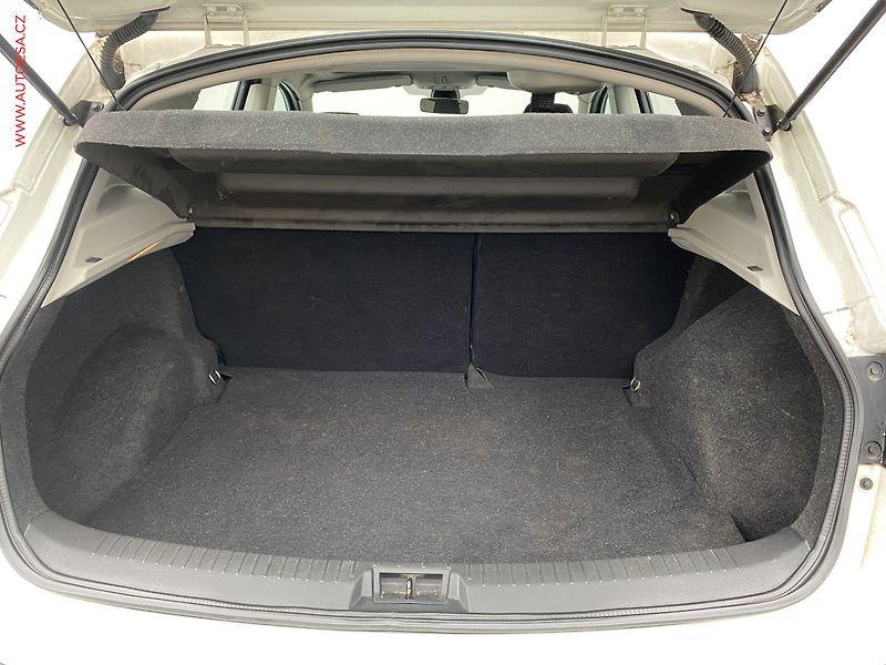 Nissan Qashqai (2012) 1.6dCi, Acenta, panor - fotka 7 z 16