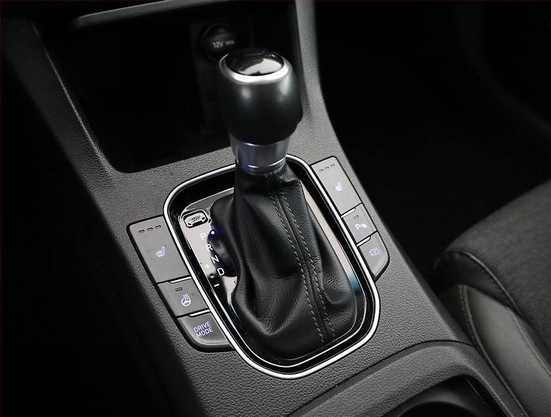 Hyundai i30 (2022) Style 1.5 T-GDI MHEV, Automat - fotka 11 z 17