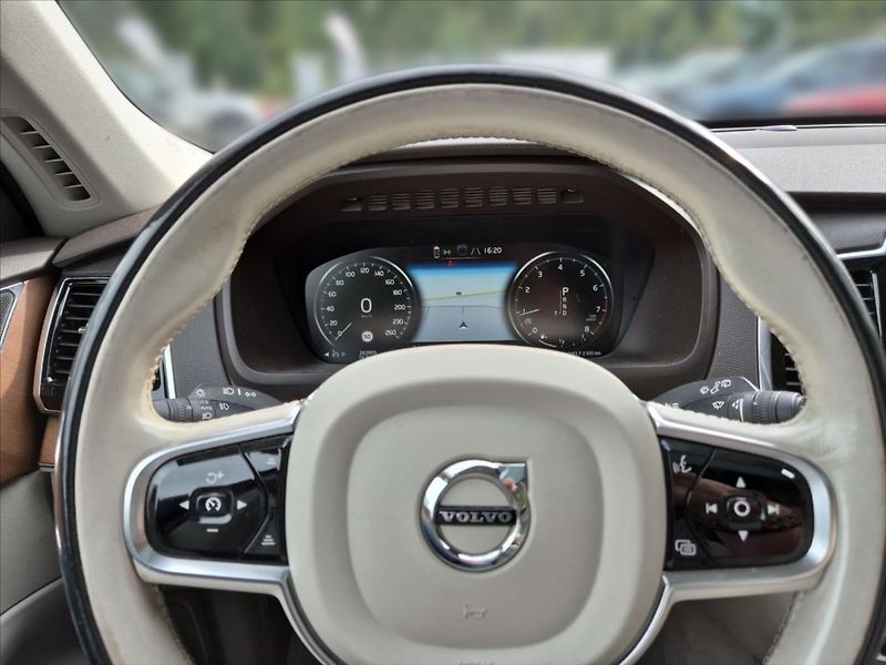 Volvo XC90 2,0 T6 AWD Inscription Auto - fotka 8 z 19