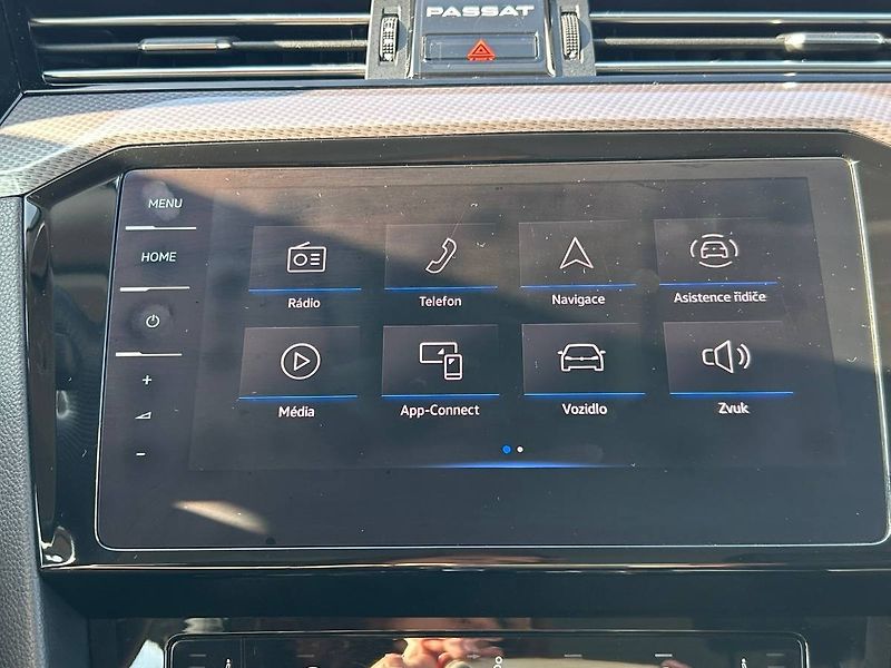Volkswagen Passat (2022) 2.0 TDI 147kW Head Up Matrix - fotka 14 z 30