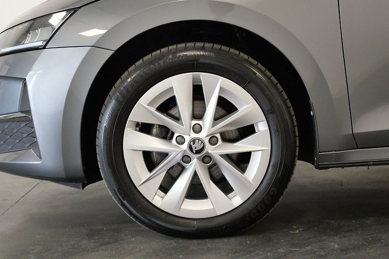 Škoda Octavia - fotka 10 z 24