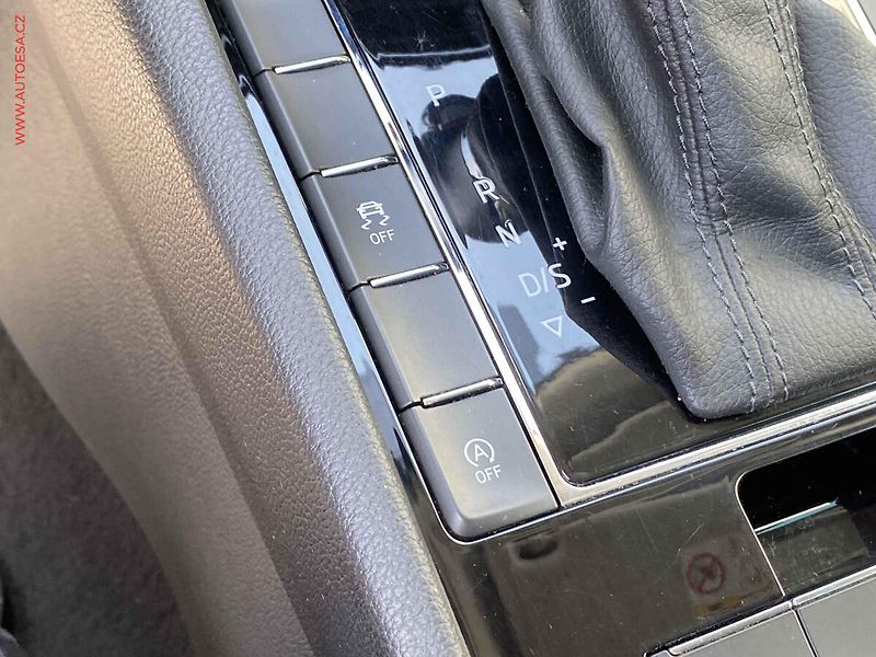 Škoda Superb (2016) 2.0TDi, Style, DSG, bixen - fotka 15 z 19