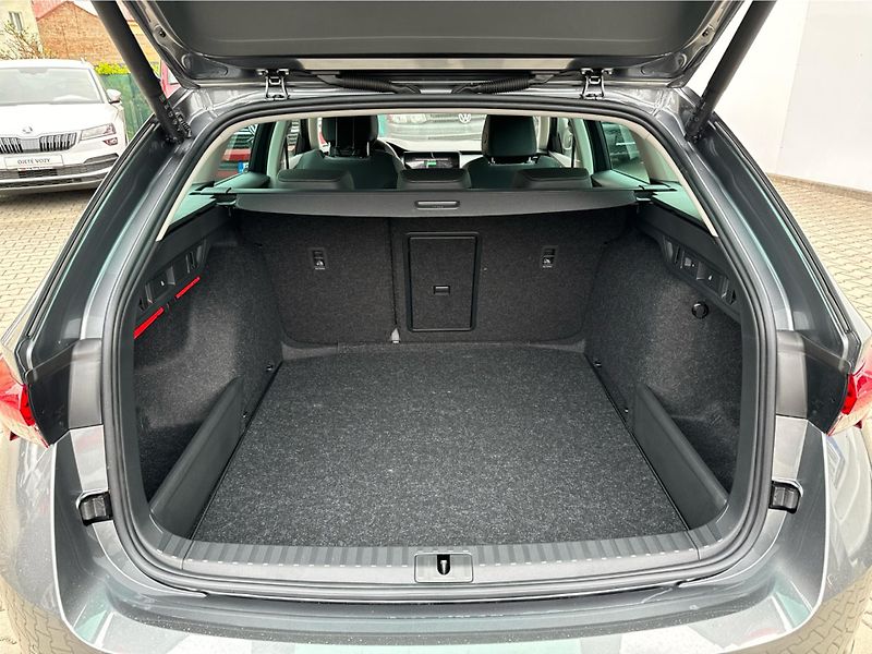 Škoda Octavia Combi Top Selection 2,0 TDI 11 - fotka 19 z 26