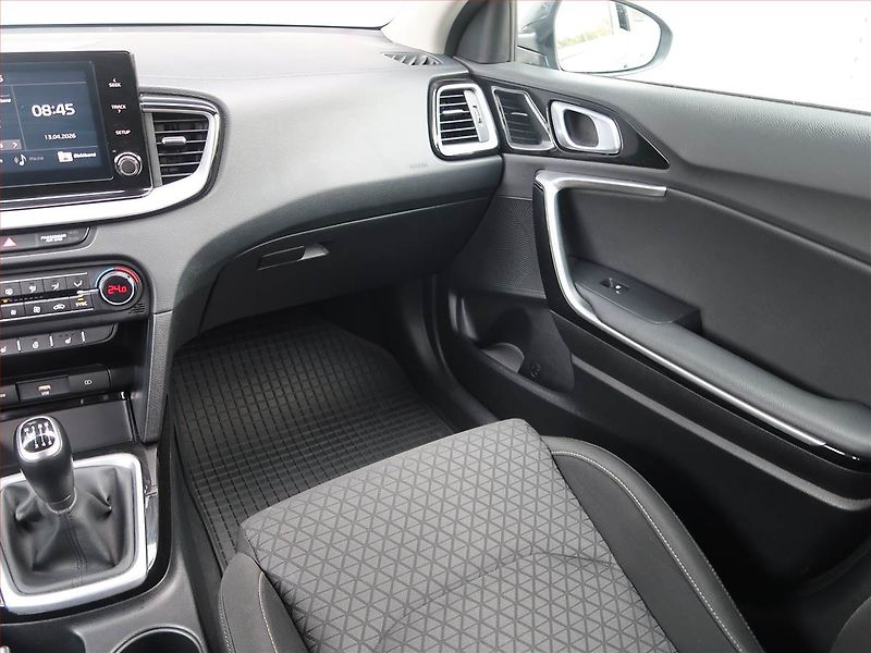 Kia Ceed (2021) Gold 1.6 CRDi MHEV, Serv.kniha - fotka 8 z 17