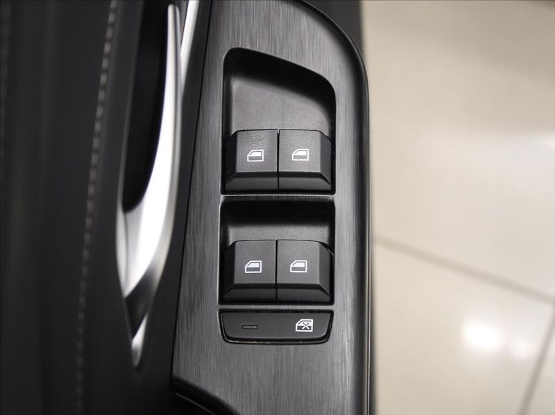 MG ZS 1,5 Hybrid+ Exclusive 20tkm.ČR - fotka 21 z 27