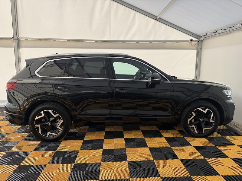 Volkswagen Touareg 3.0d*DPH*R-LINE*Final Edition* - fotka 7 z 50