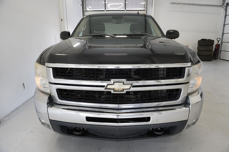 Chevrolet Silverado 2500 6.6 V8 - fotka 2 z 39