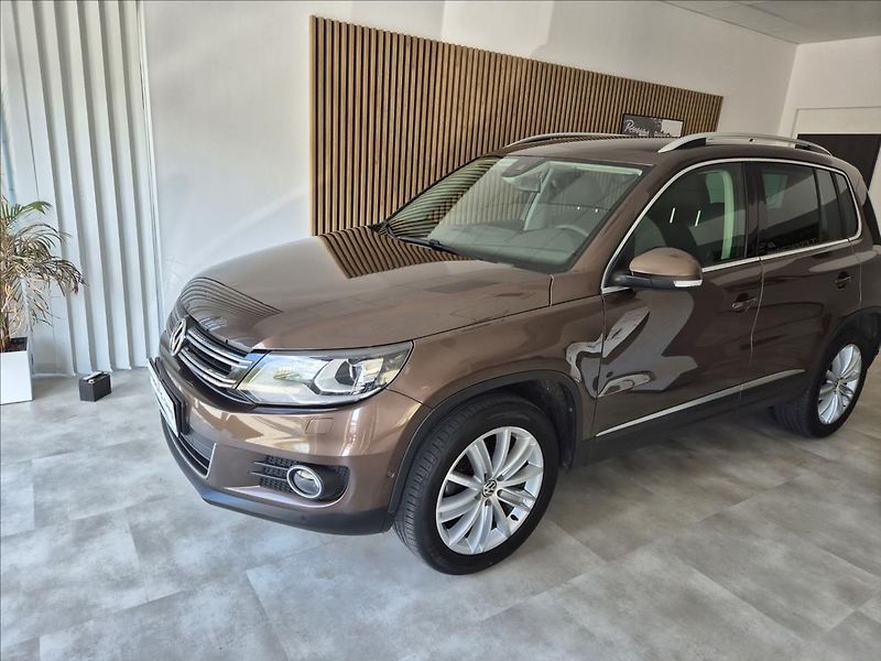 Volkswagen Tiguan TDI 4 MOTION R-Line - fotka 3 z 31