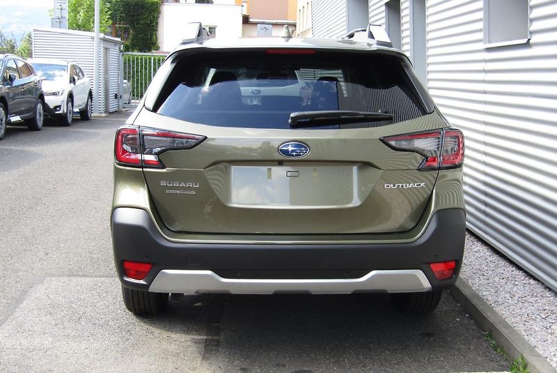 Subaru Outback (2025) 2,5i TOURING  MY25.5 - fotka 8 z 52