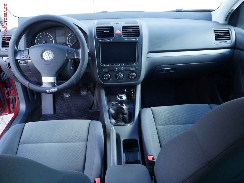 Volkswagen Golf (2006) 1.6 FSi, AC, tempo, park - fotka 8 z 15