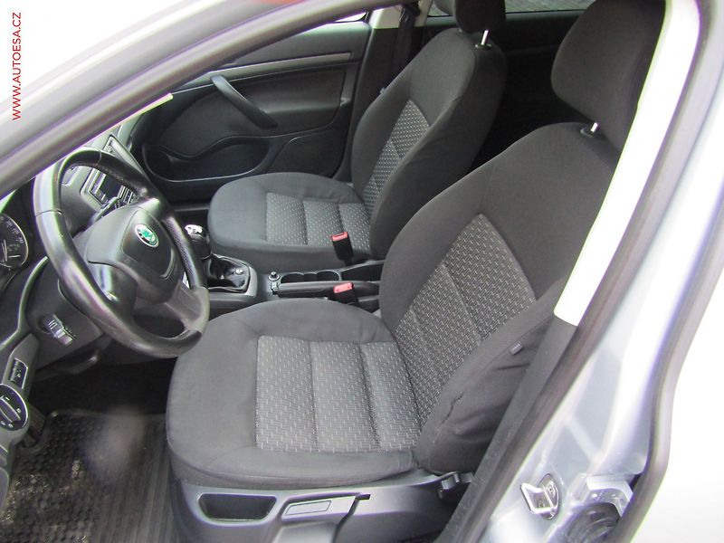 Škoda Octavia (2010) 1.2 TSi, ČR, AC, tempo - fotka 9 z 15