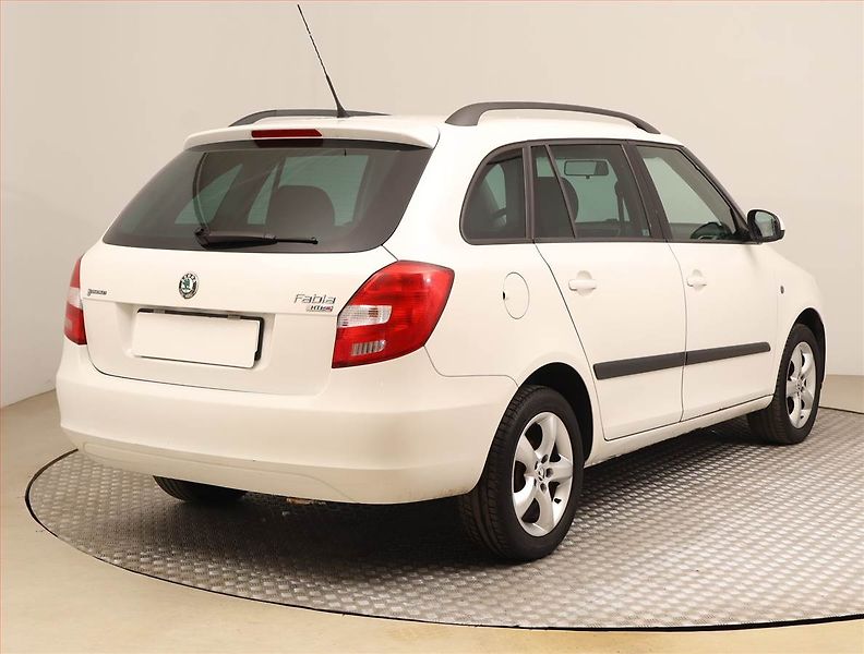 Škoda Fabia (2009) Ambition 1.2 12V, po STK - fotka 5 z 14