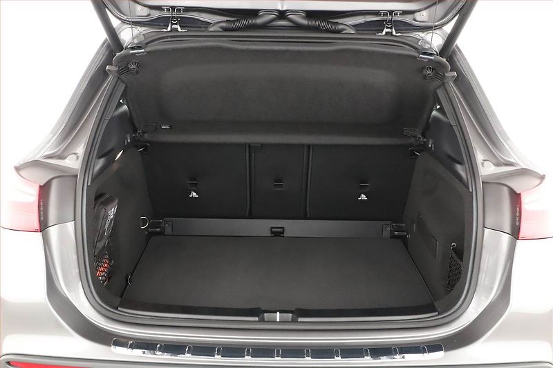 Mercedes-Benz GLA (2025) 200 d, AMG Line, Navigace - fotka 19 z 20