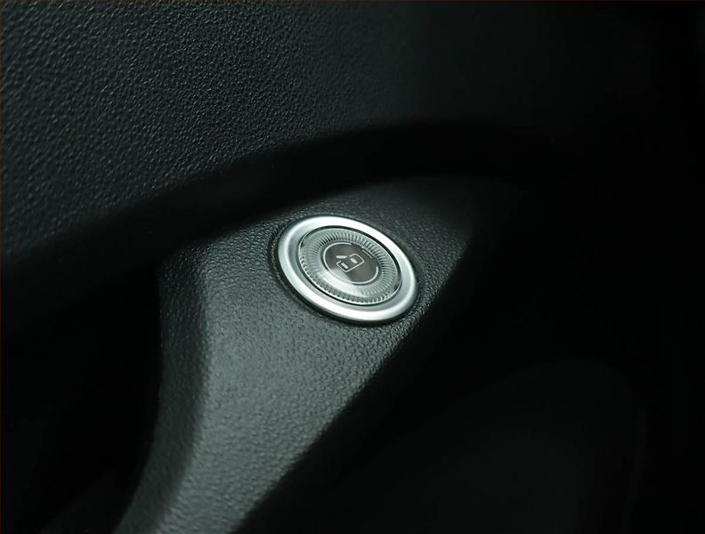 Fiat 500e (2023) 42 kWh, SoH 96% - fotka 15 z 20