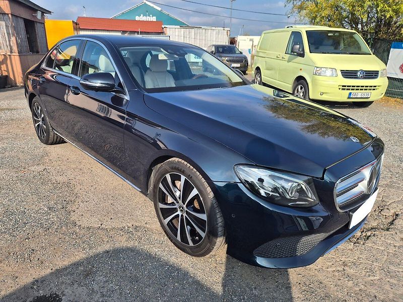 Mercedes-Benz Třídy E 4MATIC Avantgarde - fotka 3 z 28